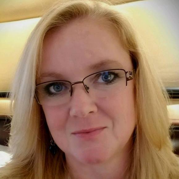 Meet your Posher, Lynda - Picture 1 of 1